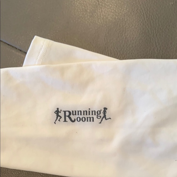 Running Room Arm Warmer Sleeves - Picture 2 of 5